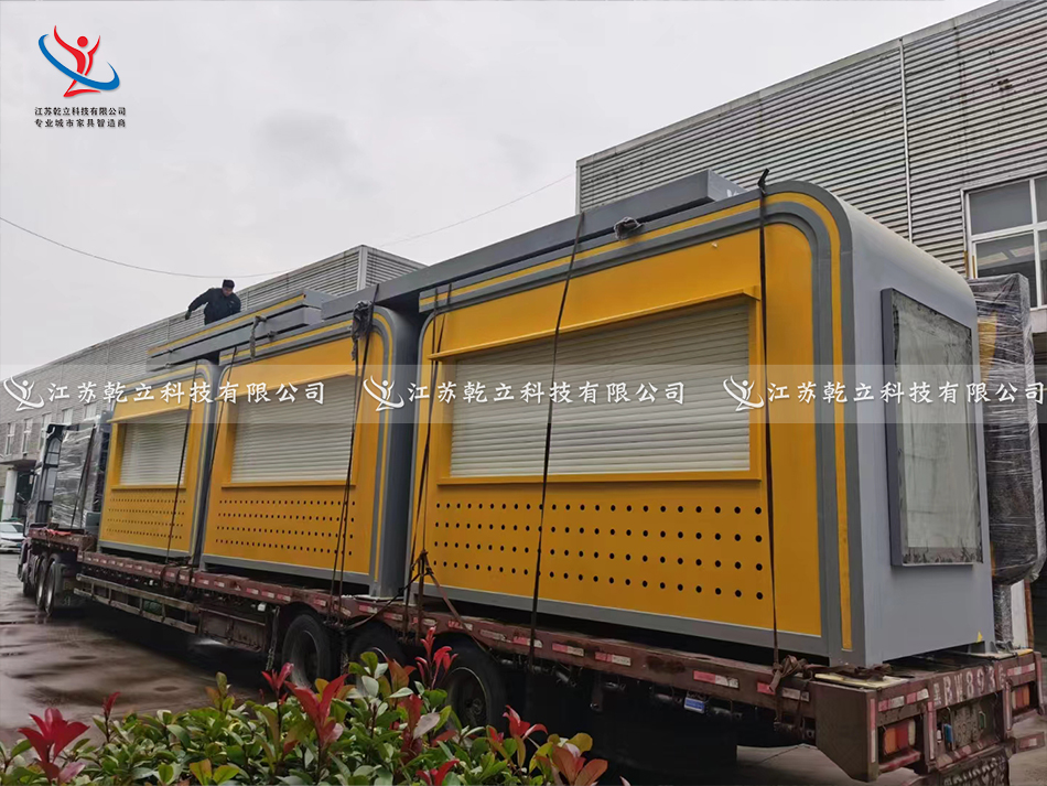 大連公交候車亭第三、四車發(fā)貨