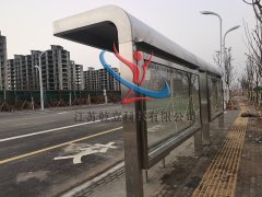 新一批不銹鋼候車亭亮相駐馬店，為市民出行提供便捷